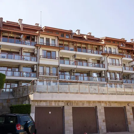 Hearth Of Sea View And Pool Apartment *