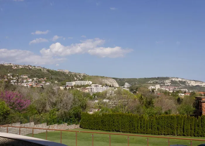 Hearth Of Sea View And Pool Apartment